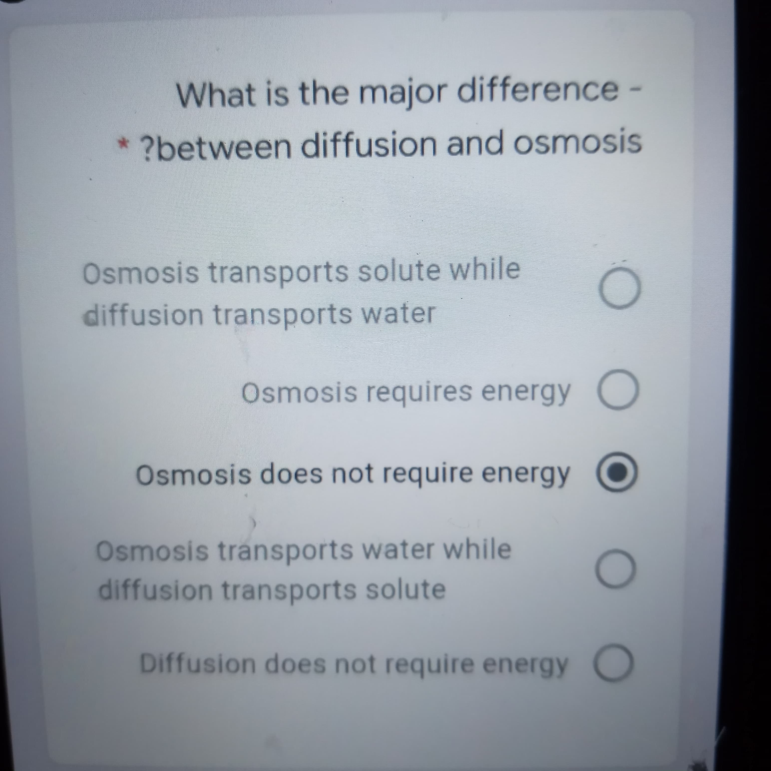 What is the major difference
?between diffusion and osmosis
