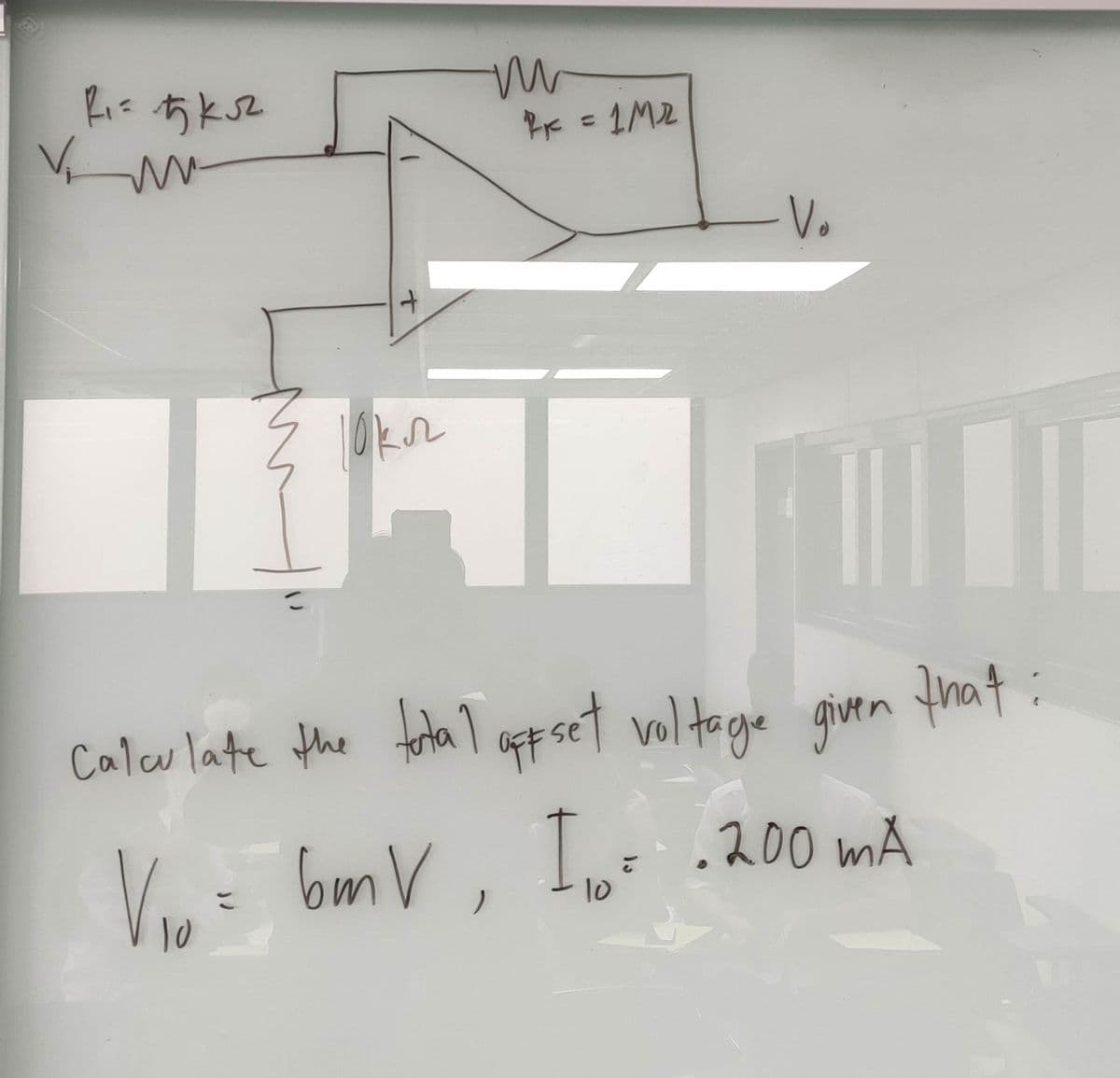 R₁= √5) K²
V₂
ww
1
loker
m
R₁ = 1/₂
Vo
10
that:
Calculate the total offset voltage given
V₁₂ = 6mV, I₁0 = 200 mA
bm
10
10